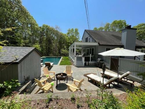 East Hampton Summer Home With Pool & Hot Tub