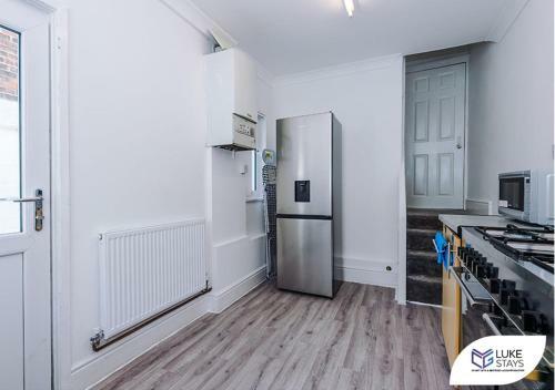 Apartamento ?stunning 5 Bed House ?wifi ?yard ? Wallasey?