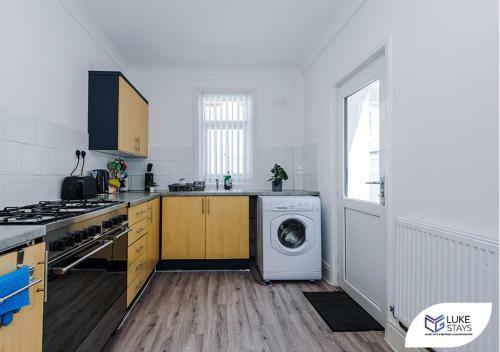 Apartamento ?stunning 5 Bed House ?wifi ?yard ? Wallasey?