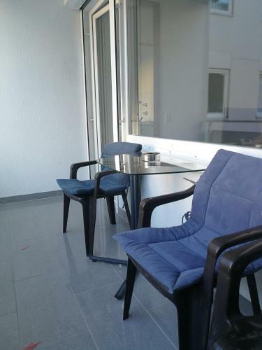 Ruhiges Apartment Mit K�che Und Balkon, Marktplatz