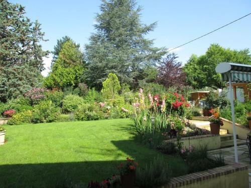 G�te Les Noisetiers Maison Familiale Avec Piscine