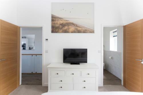 Villa Beside The Sea & Beach - Panoramic Sea Views