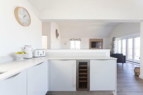 Villa Beside The Sea & Beach - Panoramic Sea Views