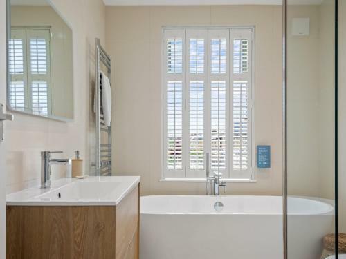 Pass The Keys 3 Bed Scandi Heaven Minutes From The Beach