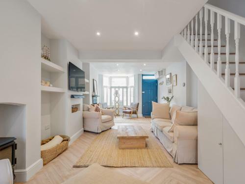 Pass The Keys 3 Bed Scandi Heaven Minutes From The Beach