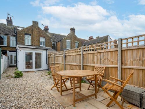 Pass The Keys 3 Bed Scandi Heaven Minutes From The Beach