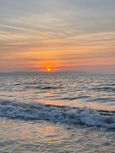 Hostal Calm Sea Guesthouse