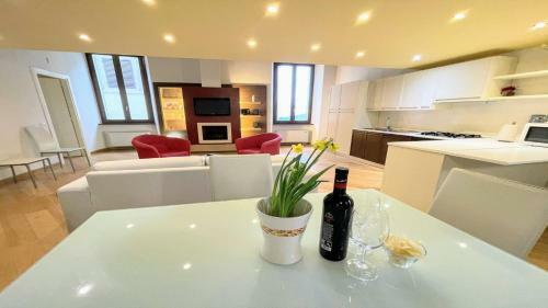 Apartamento Duomo Apt With Spectacular Terrace - Sleeps 6