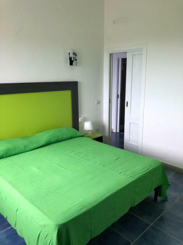 Casa Vacanze Gli Oleandri Rossi