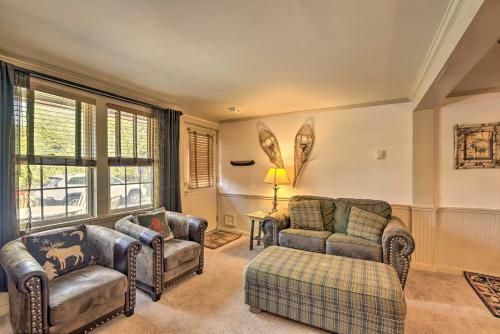 Townhome Walk To Mirror Lake And Main Street!