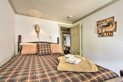 Townhome Walk To Mirror Lake And Main Street!