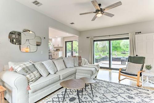 Gorgeous Montgomery Home With Seasonal Pool!
