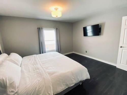 Beautifully Updated 5br Residence Near Uofr/museums/downtown