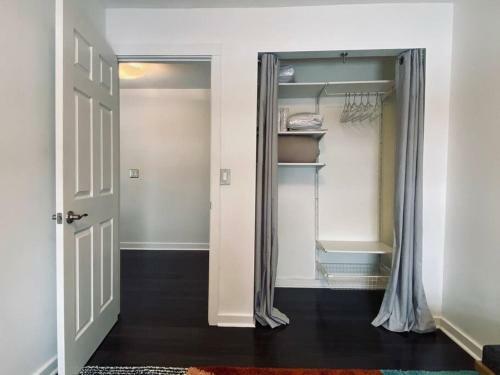 Beautifully Updated 5br Residence Near Uofr/museums/downtown