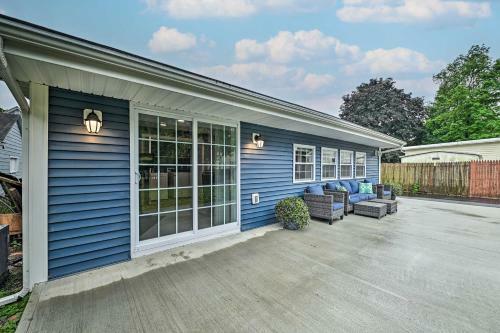 Charming Saratoga Springs Cottage With Patio!