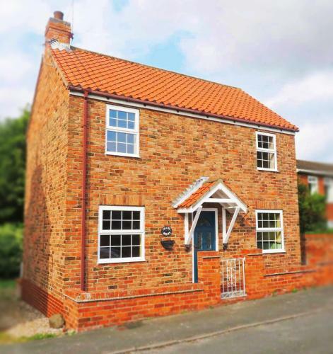Chapel Bricks-cosy Rural Cottage Near Sandy Beach