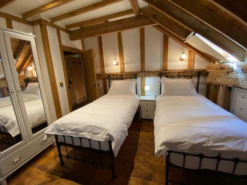 Stunning 4-bed Suffolk Barn In Brundish