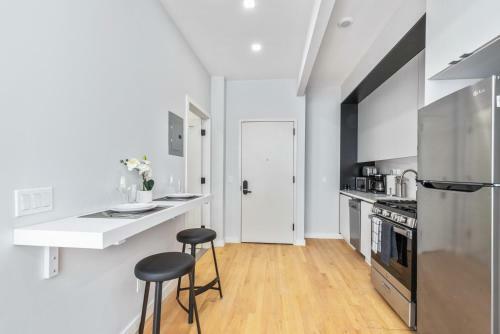 Apartamento Maison Bella - Modern Studio W Charming Juliet Balcony