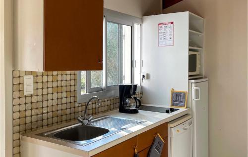 Nice Home In La Faute-sur-mer With 2 Bedrooms