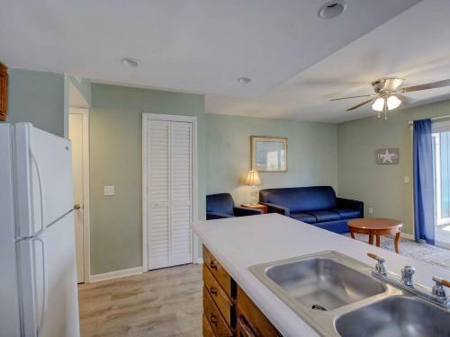 2br Sleeps 6 Lakefront Oceanview Boardwalk Access