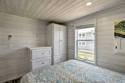 Modern Flat Rock Tiny House With Community Pool