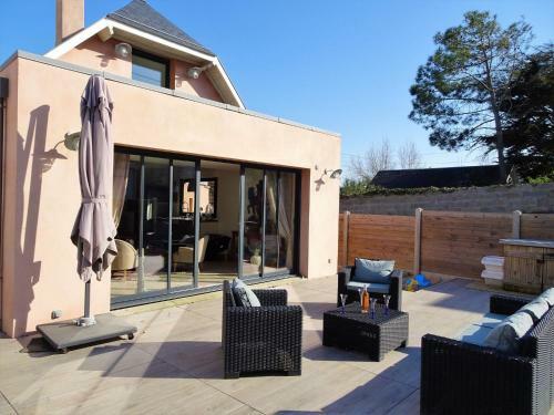 Comfortable Holiday Villa, 50m From The Sea