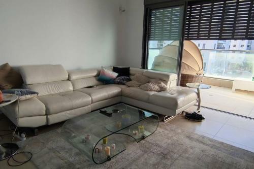Lovely 4 Room Rental Apartment, With Parking