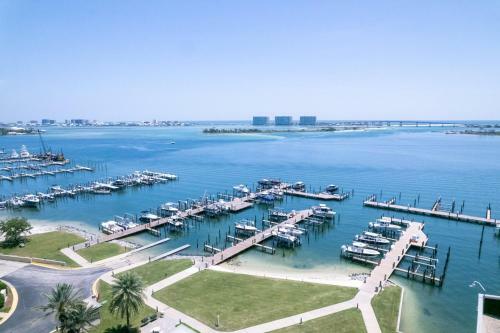 Condo On Bay With Boat Launch And Multiple Pools