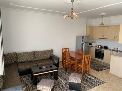 Cozy Apartment At City Center