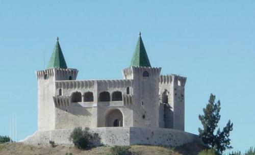 Historical 3 - Bedroom Villa In Alcobaca
