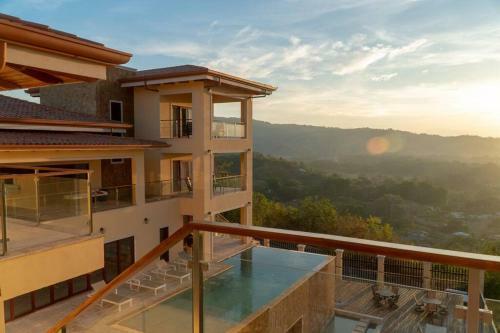 Villa Casa Amarillo Jaco Beach Costa Rica