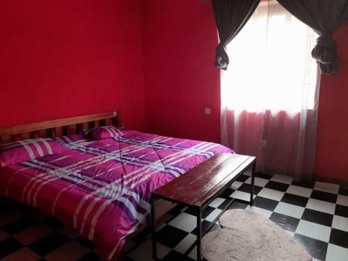 Lovely 3 Bedroom Apartment With Ample Parking!