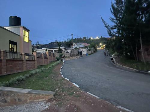 Hostal Room In House - Nshuti Spacious Quiet Rm For Short Long-term