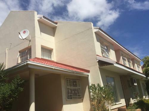 Hostal Pentagon Guesthouse