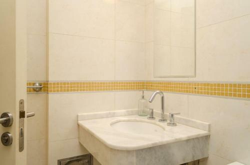 Apartamento Departamento de Categor�a Con Piscina