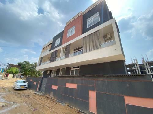 Luxurious 1bhk Apartment With Terrace Garden