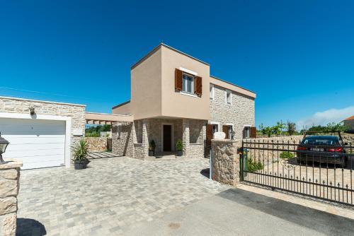 Luxury Villa With Pool,jacuzzi And Sauna/04