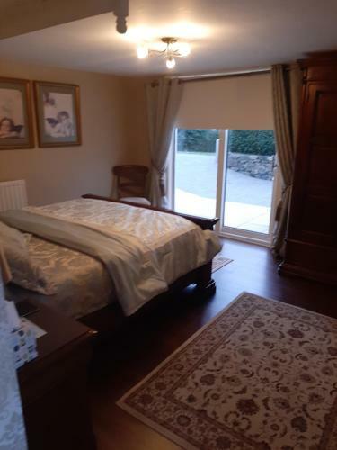 Riverside Lodge B&B