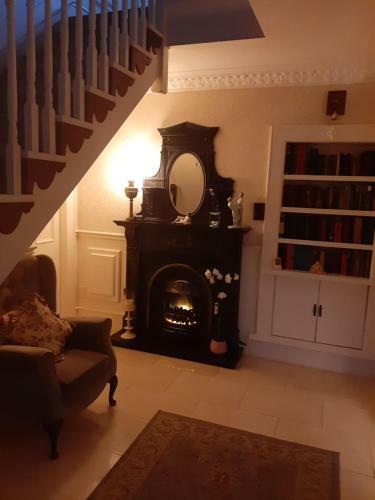 Riverside Lodge B&B