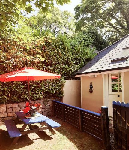 Riverside Lodge B&B