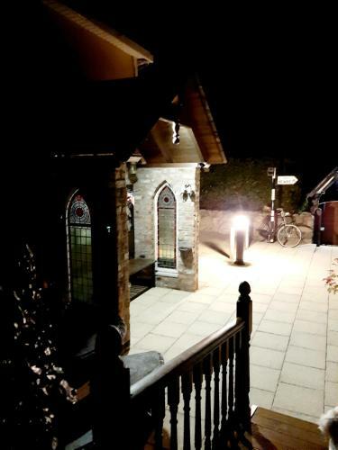 Riverside Lodge B&B