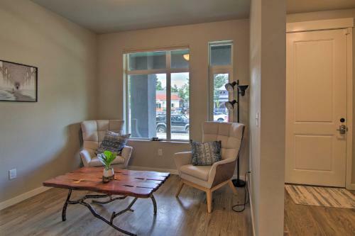 Upscale And Modern Colorado Springs Townhome!