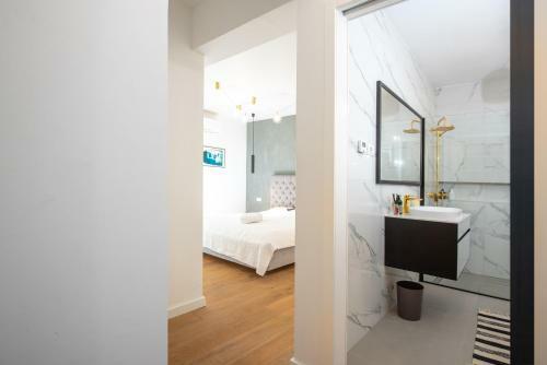 Luxury 2-bedroom Apartment With Panomaric Sea View