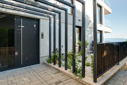 Luxury 2-bedroom Apartment With Panomaric Sea View