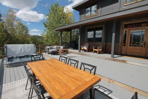 Whetstone Wonder Amazing Views Large Deck Hot Tub Pet Friendly Shuttle