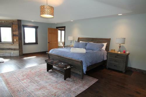 Whetstone Wonder Amazing Views Large Deck Hot Tub Pet Friendly Shuttle