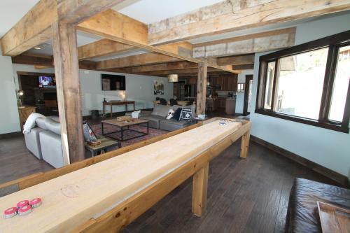 Whetstone Wonder Amazing Views Large Deck Hot Tub Pet Friendly Shuttle