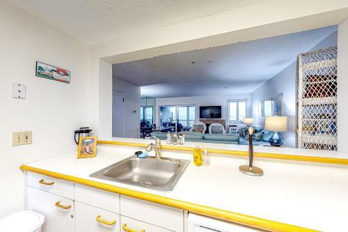 Kings Grant --- 40084 Grant Drive, Unit 72