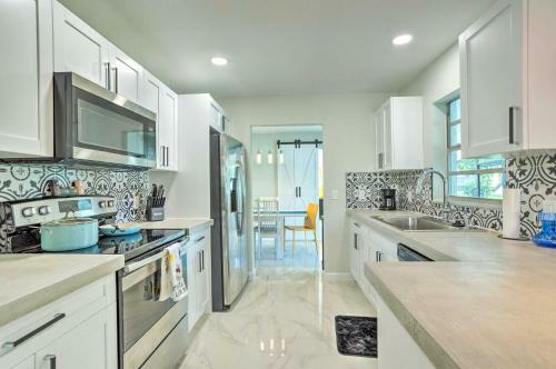 Elegant Lake Worth Escape Less Than 5 Mi To Beach!
