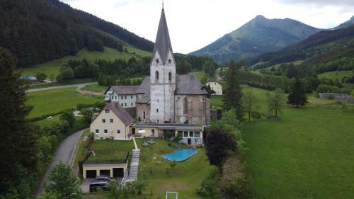 Villa Pool, Pokale, Sauna, Billard, Kirche U. Viel Natur